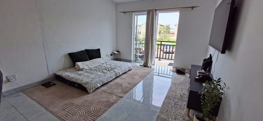2 Bedroom Property for Sale in Royal Ascot Western Cape